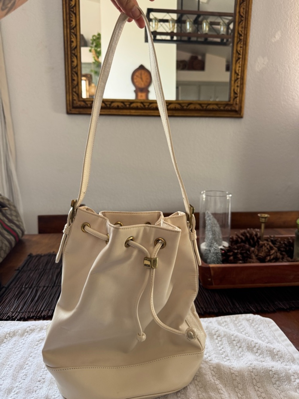 Ralph Lauren Cream Drawstring Bucket Shoulder Bag - Picture 2 of 7